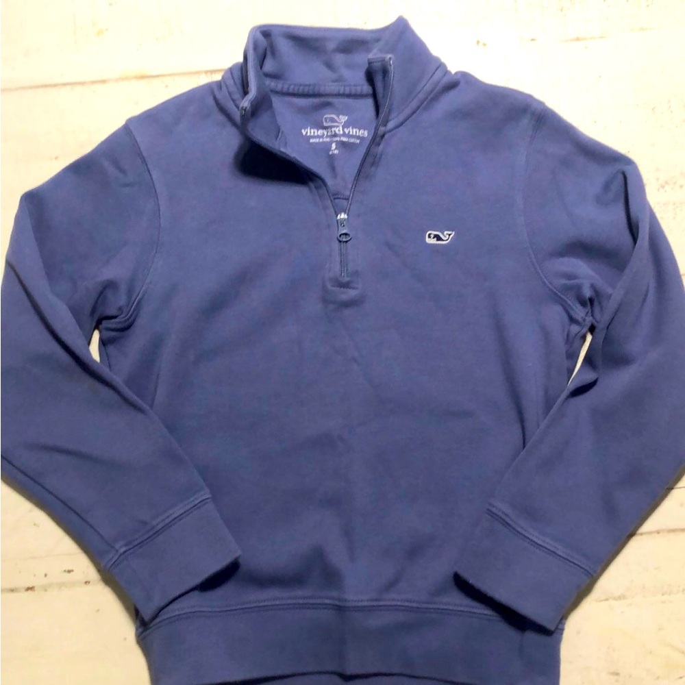 Vineyard vines pull over
